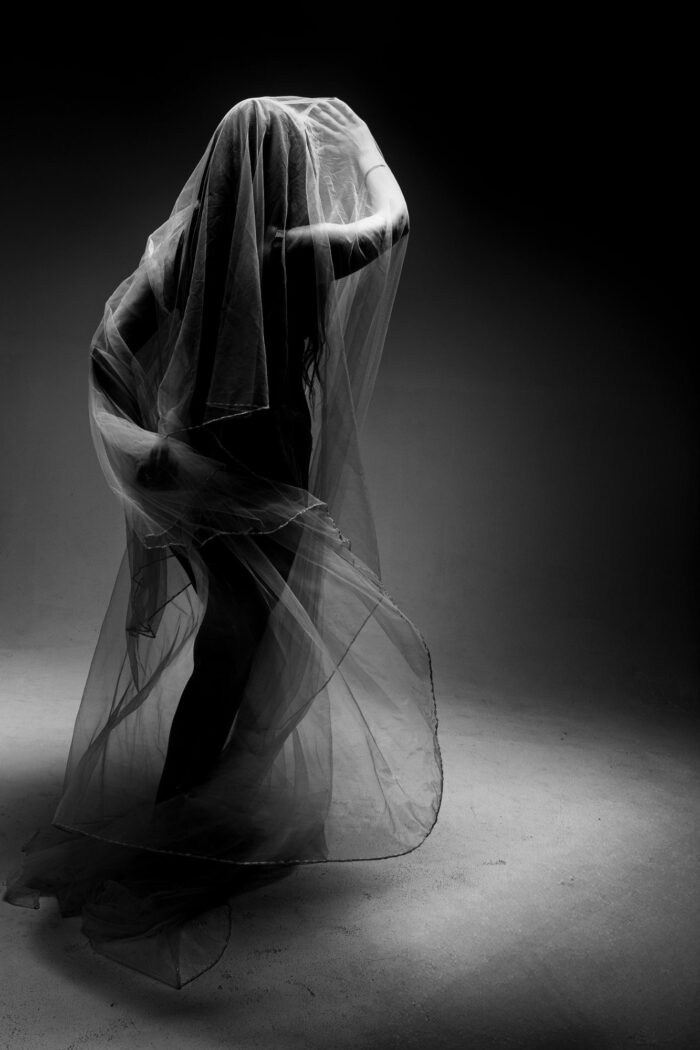 Nudo artistico, figura velata